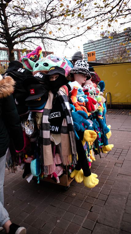 Hat seller